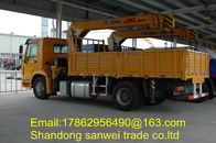 Sinotruk HOWO 4x2 5 Ton Crane Truck , Telescopic Boom Truck Mounted Crane For Lifting