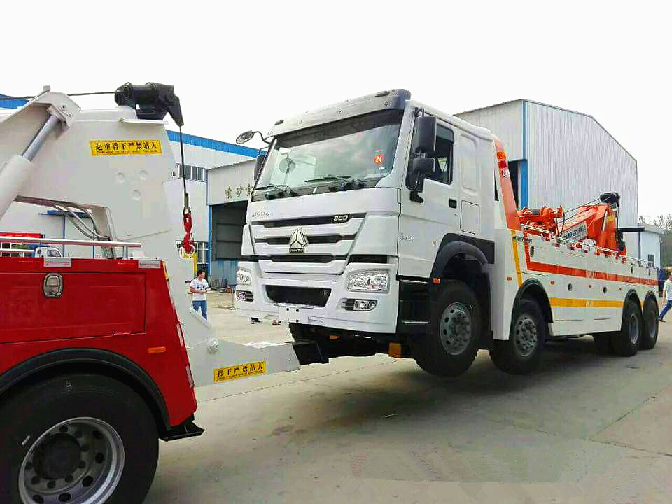 20 Ton 6x4 Heavy Duty Road Wrecker Truck Euro II Emission With 40m Length Of Steel