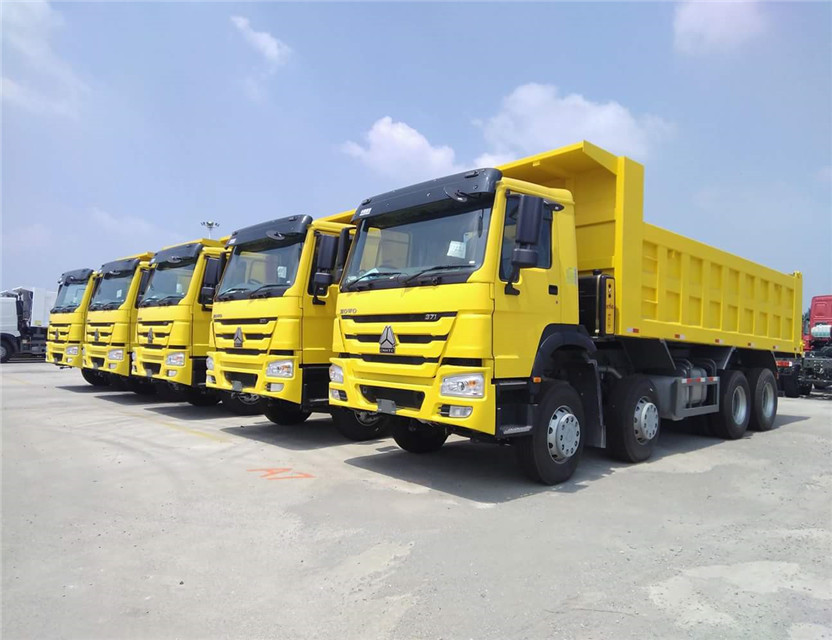 Yellow Color SINOTRUK 6x4 Euro 2 Heavy Duty Dump Truck  With 400L Fuel Tank