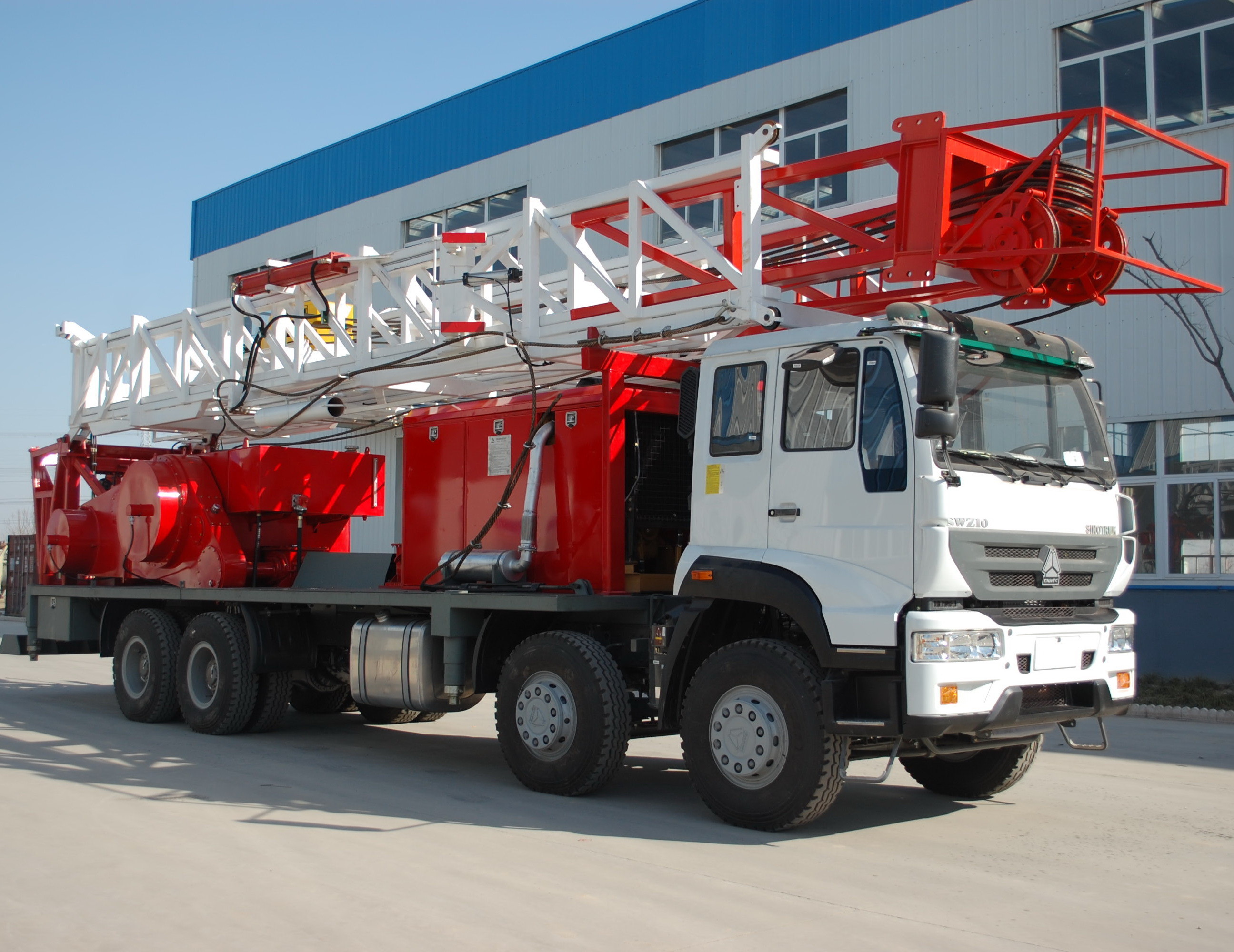 600 m Truck Mounted Portable Water Drilling Machine BZC600CA With HOWO Chassis And 2300r / Min Engine