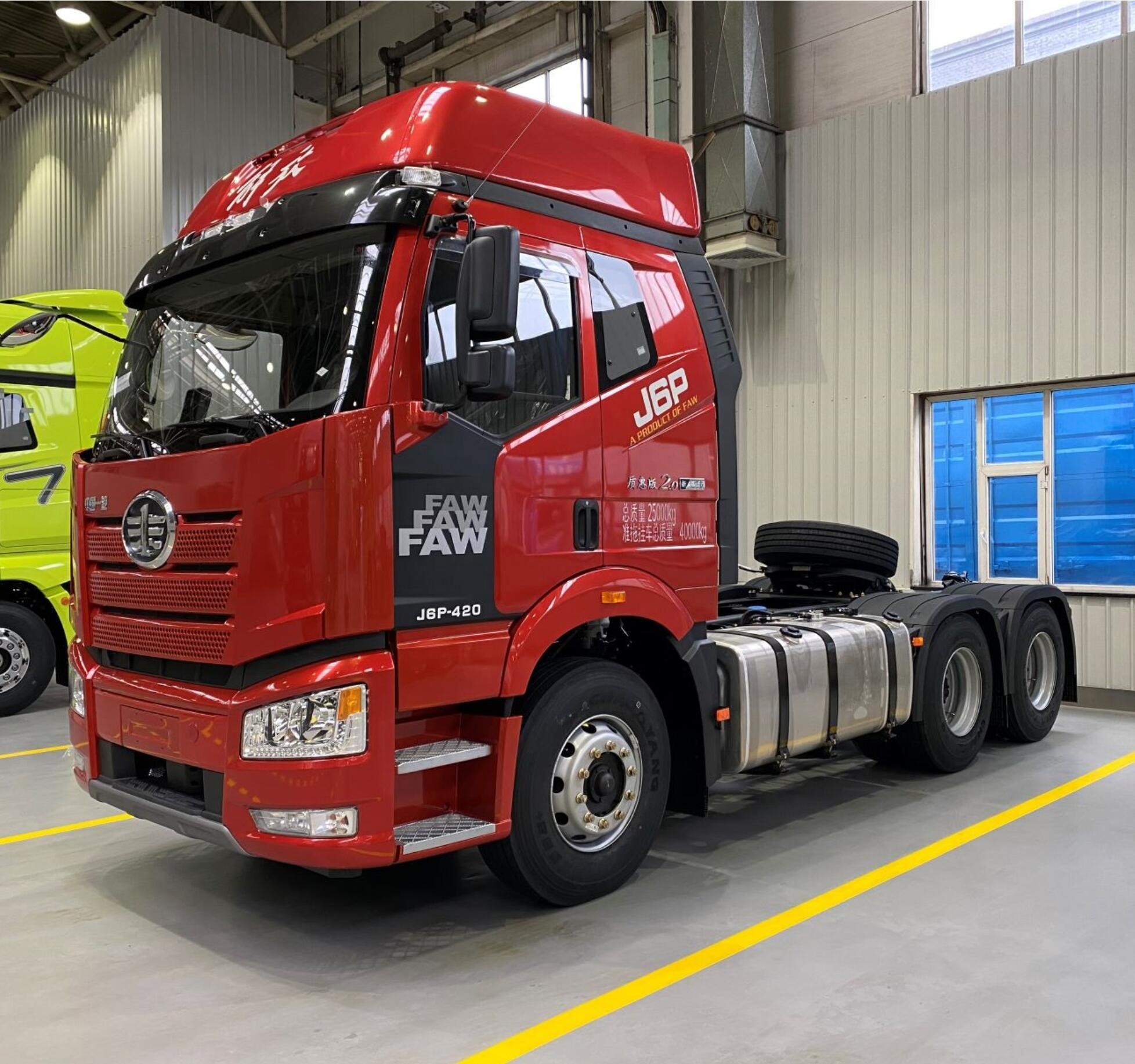 ISO9001 JIEFANG J6P 6x4 Trailer Truck Head For Transportation