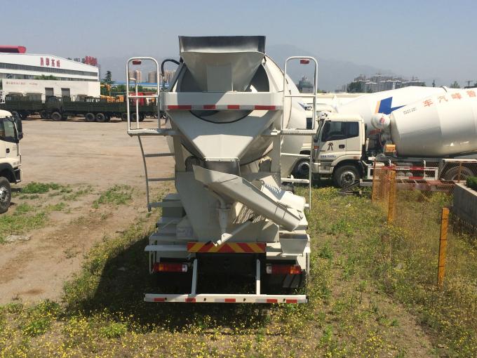 8×4 371 HP Euro II Cement Mixing Equipment , Truck Mounted Concrete Mixer With HW76 Cab
