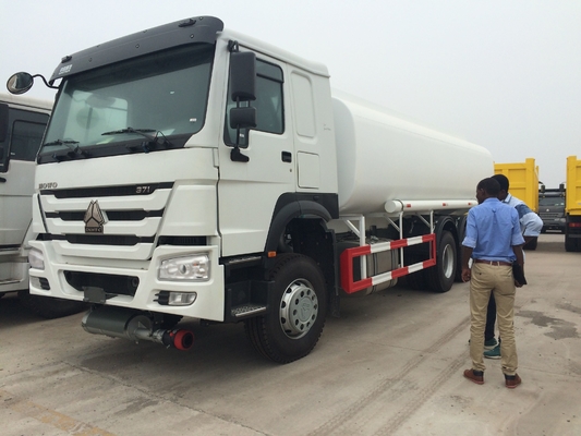 SINOTRUK HOWO 28000L RHD Tanker Truck 8x4 6x4 Drive 12 Tyres