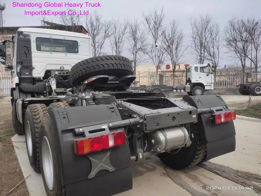 HOWO NX Tractor Truck with 400-600L Fuel Tank 12-Speed Manual Transmission and 10 Wheel Configuration for Heavy-Duty Transport
