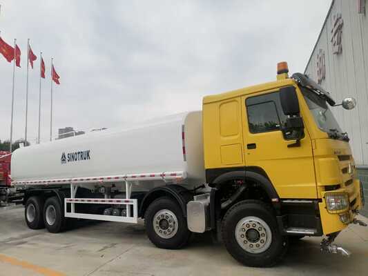 Sinotruk HOWO 8×4 Drive Wheel Water Tanker Truck with Carbon Steel Tank and 10 Cubic Meters Capacity