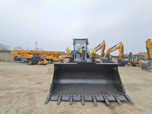 Second-Hand XCMG ZL50GN Wheel Loader with 5t Rated Load and 162kW Power for Quarry & Construction