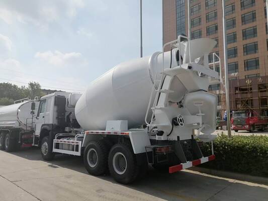 Sinotruk HOWO 8×4 12CBM Concrete Mixer Truck with 371HP Engine for Heavy-Duty Construction