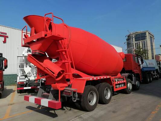 Sinotruk HOWO Concrete Mixer Truck with 6-18 m³ Capacity, Diesel Engine, and Wear-Resistant Drum
