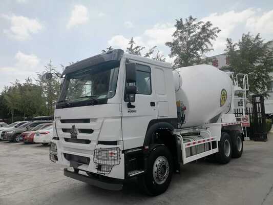 Good Price Sinotruk HOWO 10cbm/6*4/Construction Mixing/Vehicles/7000liters Mobile Cement/Concrete Mixer Truck