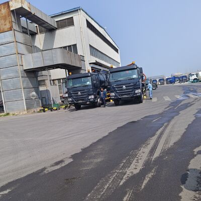 HOWO 15CBM Vacuum Sewage Suction Truck with 6*4 Drive Wheel and Hydraulic Tipping Discharge for Septic Tank Cleaning