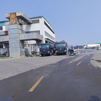 HOWO 15CBM Vacuum Sewage Suction Truck with 6*4 Drive Wheel and Diesel Fuel for Septic Tank Cleaning and Sludge Transport