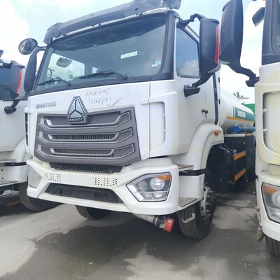 HOWO NX 6×4 CNG Fuel Tank Truck with 400HP Engine and 30,000L Capacity for Diesel and Petrol Transport