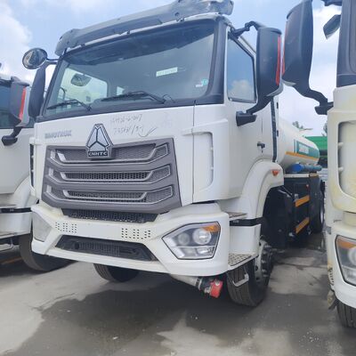 HOWO NX 6×4 CNG Fuel Tank Truck with 400HP Engine and 25,000L Capacity for Fuel Distribution