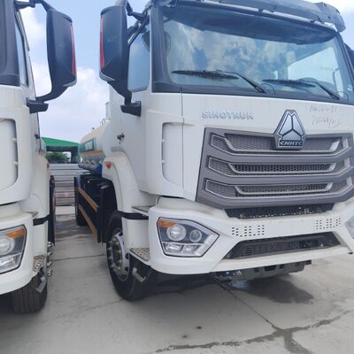 HOWO NX 6×4 CNG Fuel Tank Truck with 400HP Engine and 20T Payload for Diesel and Petrol Transportation