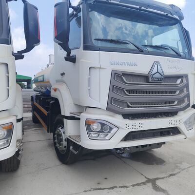 HOWO NX 6×4 CNG Fuel Tank Truck with 400HP Engine and 20T Payload for Diesel and Petrol Transportation