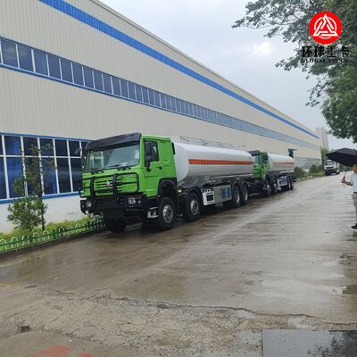 Camion-Citerne de Carburant HOWO TX 8×4 en Aluminium – Fuel Bowser SINOTRUK pour le Sénégal