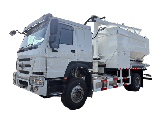 8×4 Drive Type 32 Ton Bulk Emulsion Mixing and Charging Truck with 8-23 m Telescopic Hose Arm for Mining Blasting