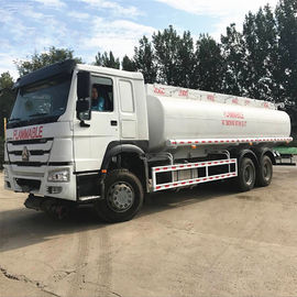 Euro 2 Fuel Tank Tanker , Sinotruk Howo 20000 Liters 6000 Gallon Diesel Oil Transporter