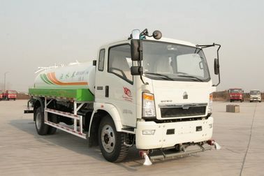 SINOTRUK HOWO 4×2 Light 5000L Water Tanker Truck With Diesel / Water Spray Vehicle