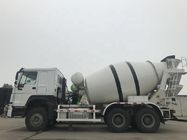 Sinotruck Howo 12CBM Self Loading Concrete Mixer Truck 371HP Euro 2 White