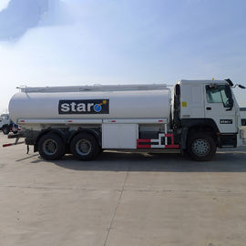 White HOWO 20000L 6×4 Oil Tanker Truck Diesel Fuel Type Manual Transmission