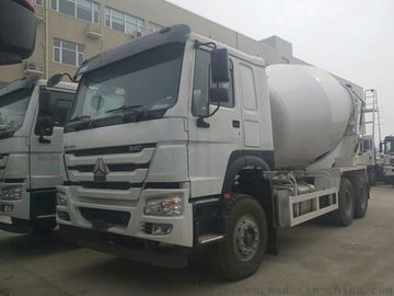 8 CBM Capacity Concrete Construction Equipment / Sinotruk Howo 6x4 Concrete Mixer Truck