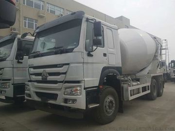 8 CBM Capacity Concrete Construction Equipment / Sinotruk Howo 6x4 Concrete Mixer Truck