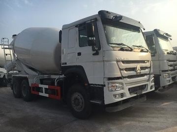 8 CBM Capacity Concrete Construction Equipment / Sinotruk Howo 6x4 Concrete Mixer Truck