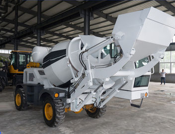 Euro II 1.5 M3 Concrete Construction Equipment With 2300L Drum Easy Operation