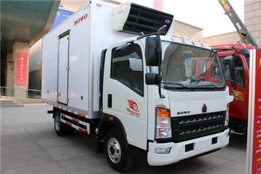 Howo Light Refrigerated Cargo Truck  3 Ton Capacity 4X2 Driving Type