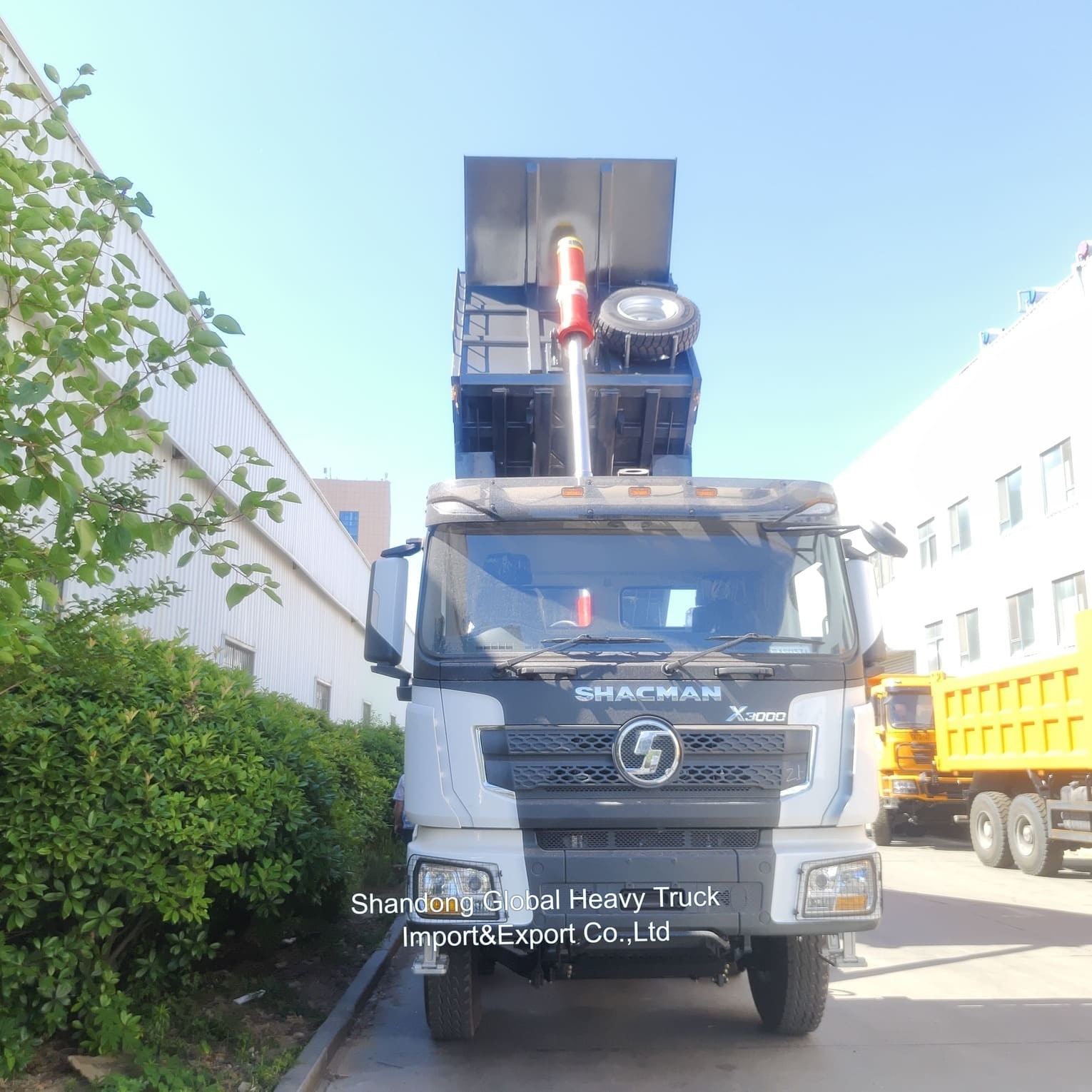 Shacman X3000 Truck Head 6X4 Tractor Cargo Tipper Dump Truck For Export