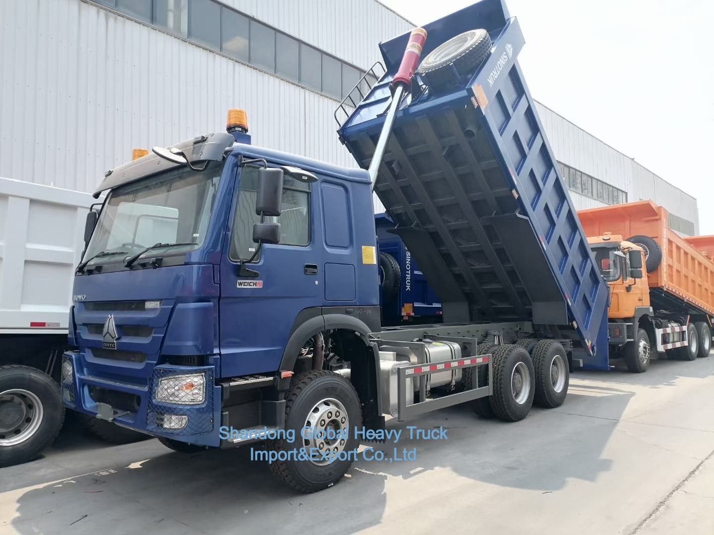 Sinotruk HOWO Camion Volteo Manufacturer 6X4 8X4 340HP 380HP 400HP Truck