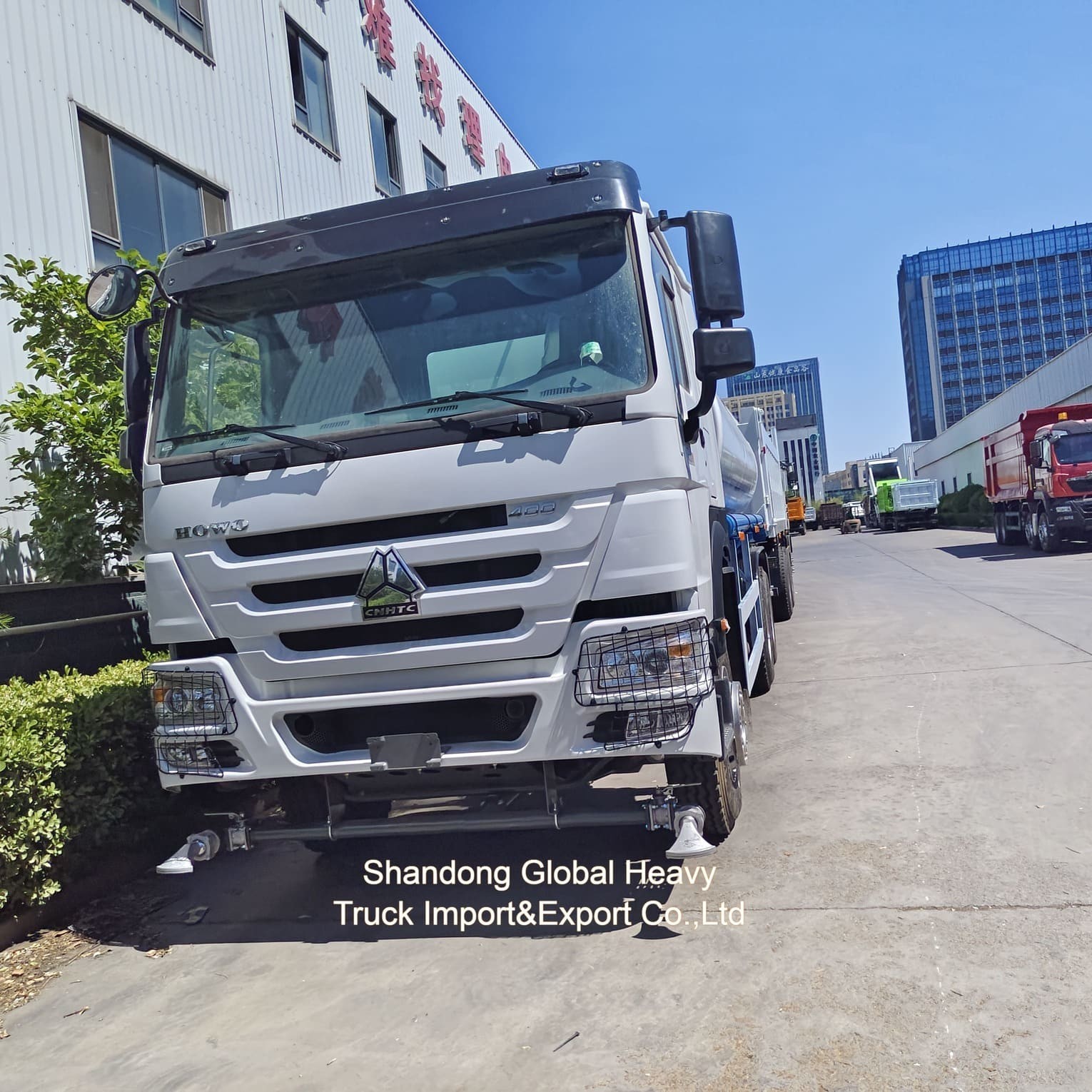 8000L Capacity Water Tanker Truck with Carbon Steel Tank and Self-Priming Pump for Urban Sanitation
