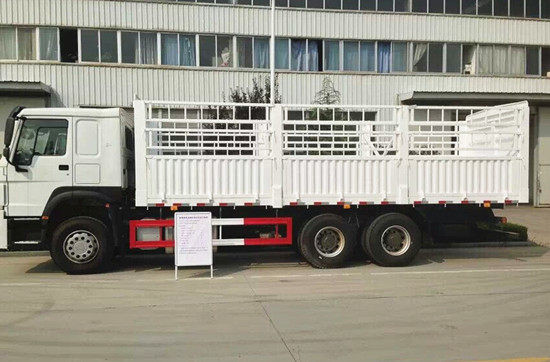 SINOTRUK HOWO 6x4 Heavy Cargo Truck With HW76 Cabin And HW19710 Transmission