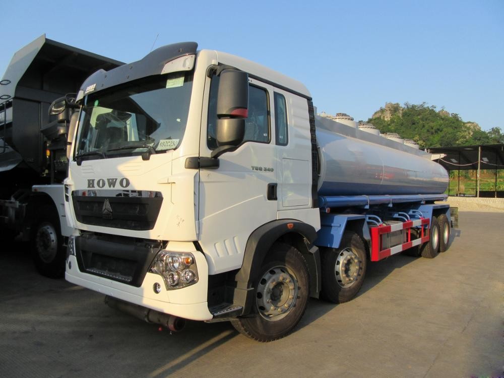 8x4 290 Hp Oil Tanker Truck 30 Cbm Capacity Left Hand Driving Diesel Fuel Type