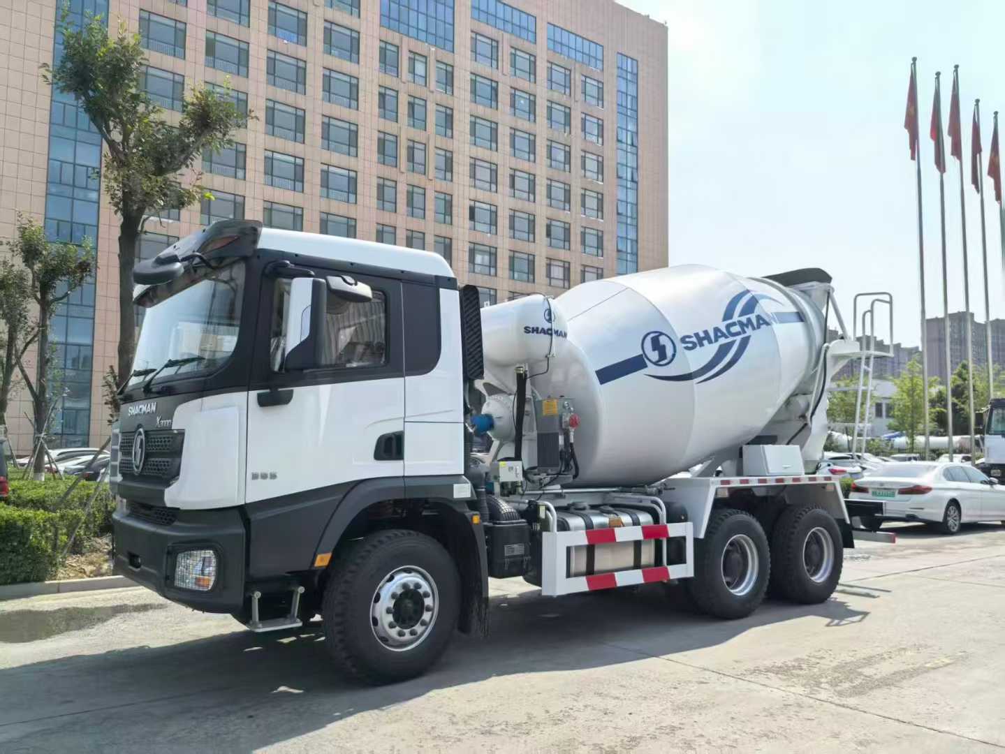 Shacman F3000 12m³ Capacity Concrete Mixer Truck with 300-400hp Maximum Horsepower and High-Strength Wear-Resistant Steel Drum