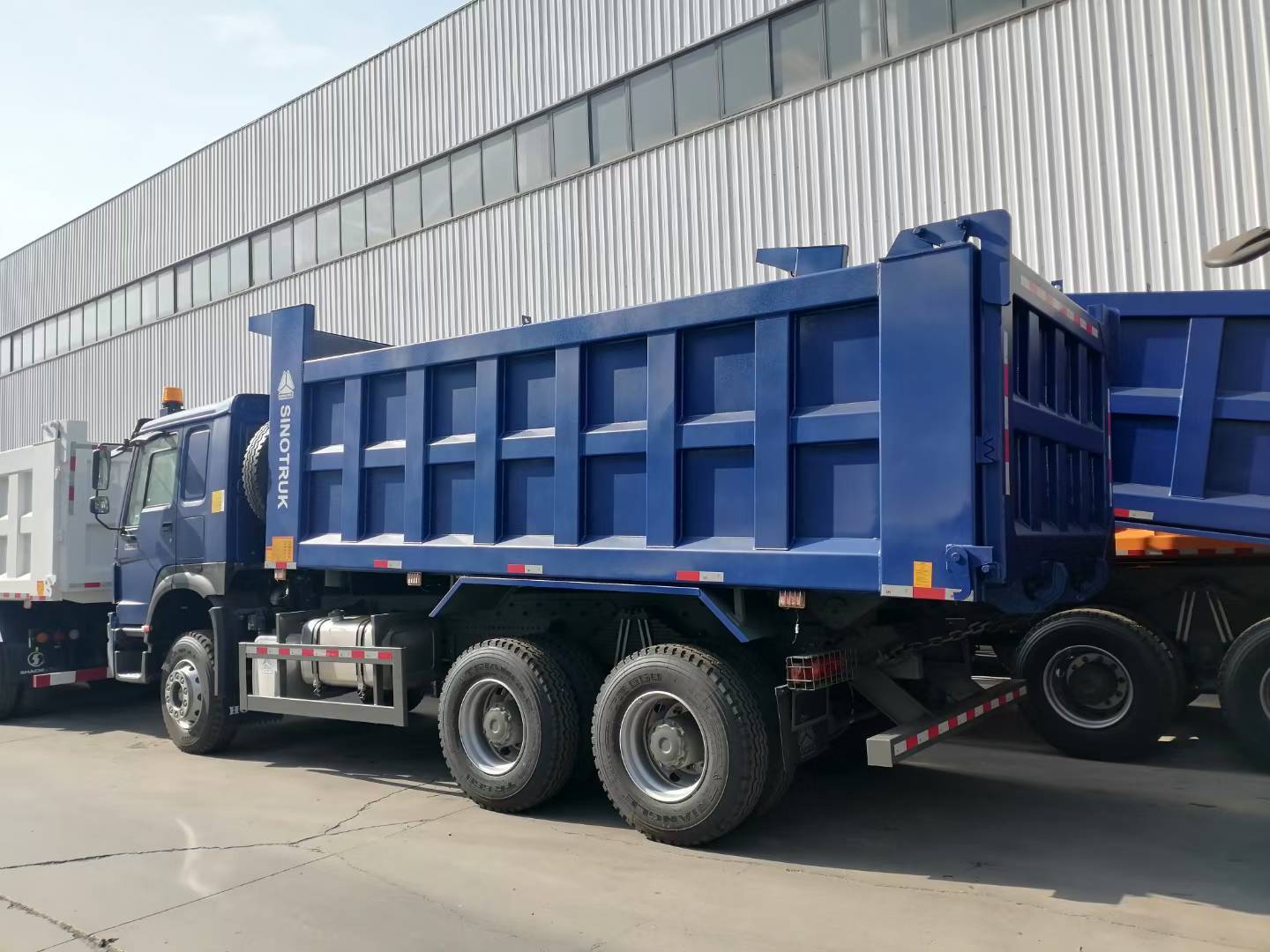 10 Cubic Meters Refurbished HOWO Concrete Mixer Truck with 371HP Engine for Cost-Effective Concrete Delivery