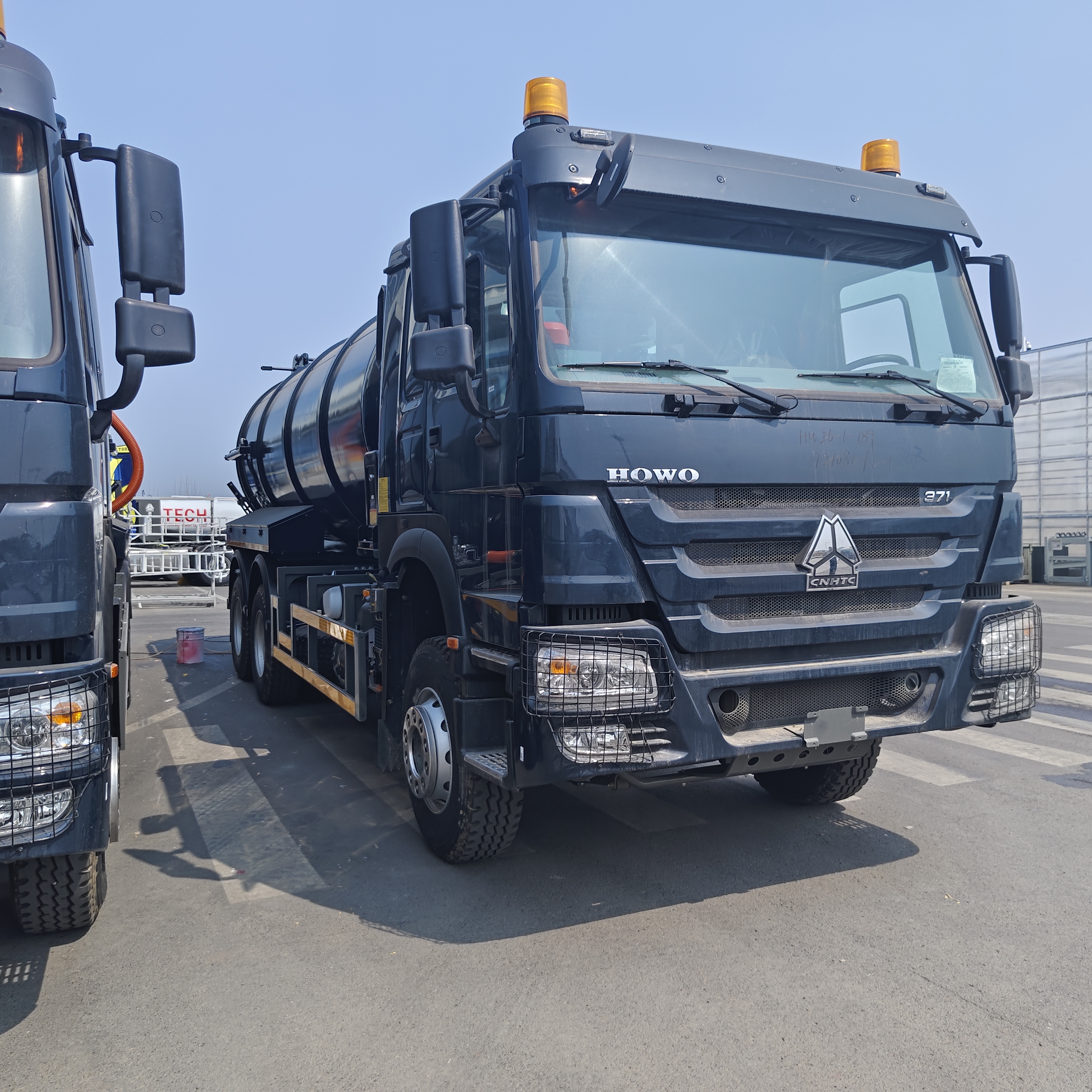 HOWO 15CBM Vacuum Sewage Suction Truck with 6*4 Drive Wheel and Diesel Fuel for Septic Tank Cleaning and Sludge Transport