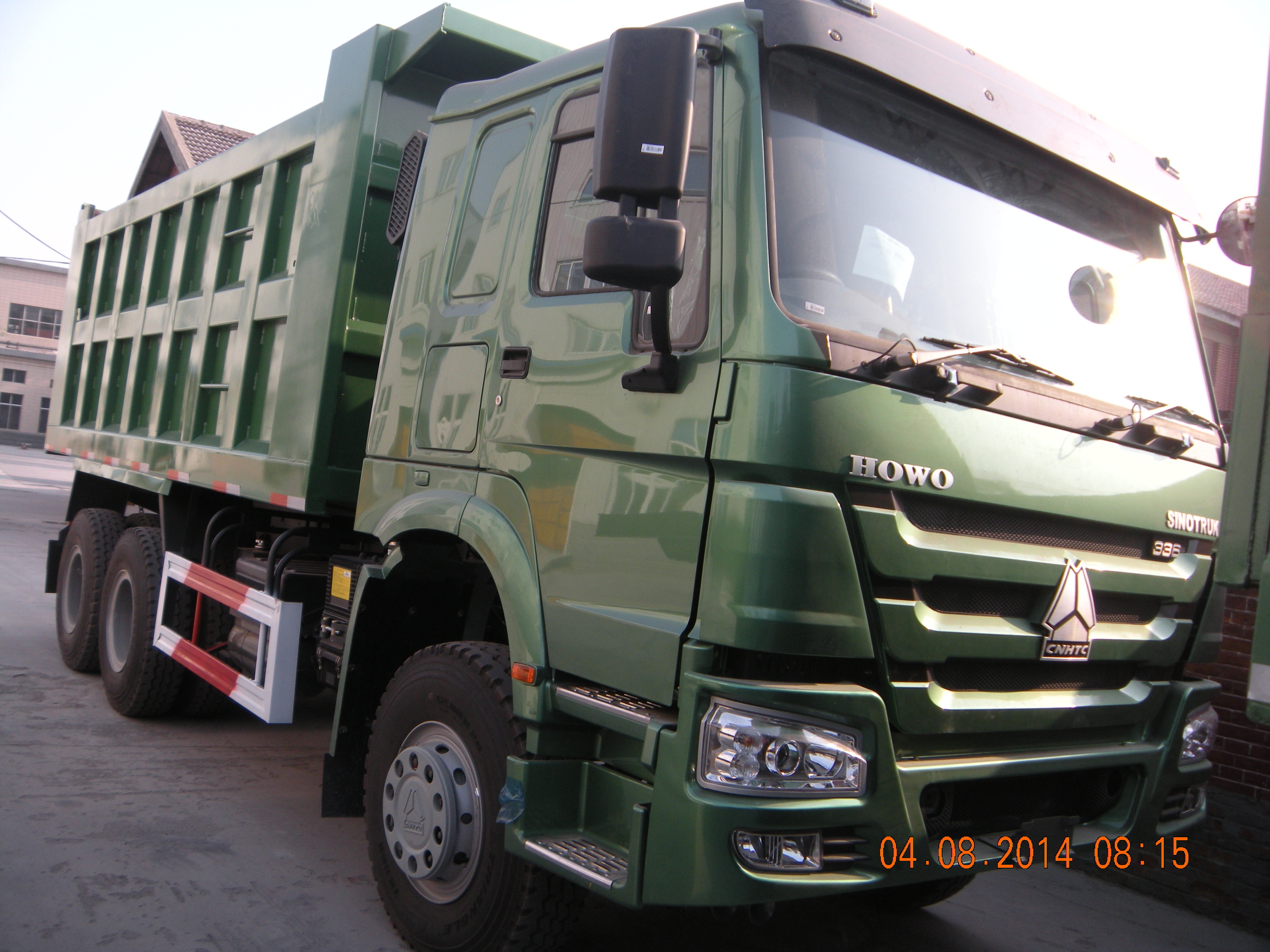 HOWO Green Dump Truck , 6x4 Rigid Tipper Trucks Used In Mining ZZ3257N3847A