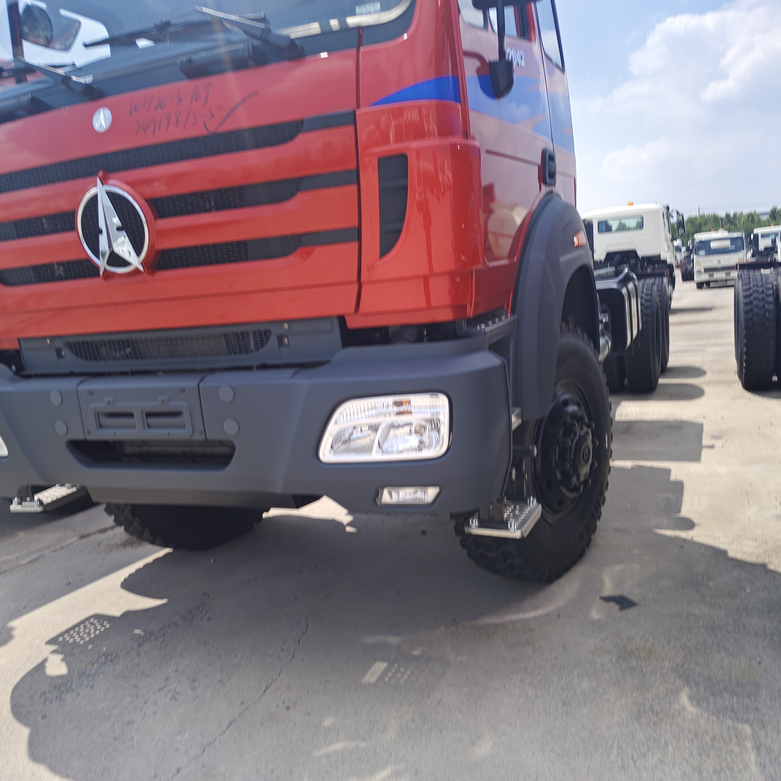 BEIBEN 2642 6×4 Heavy Duty Tractor Truck with 420HP WEICHAI Engine and Mercedes-Benz Technology Chassis
