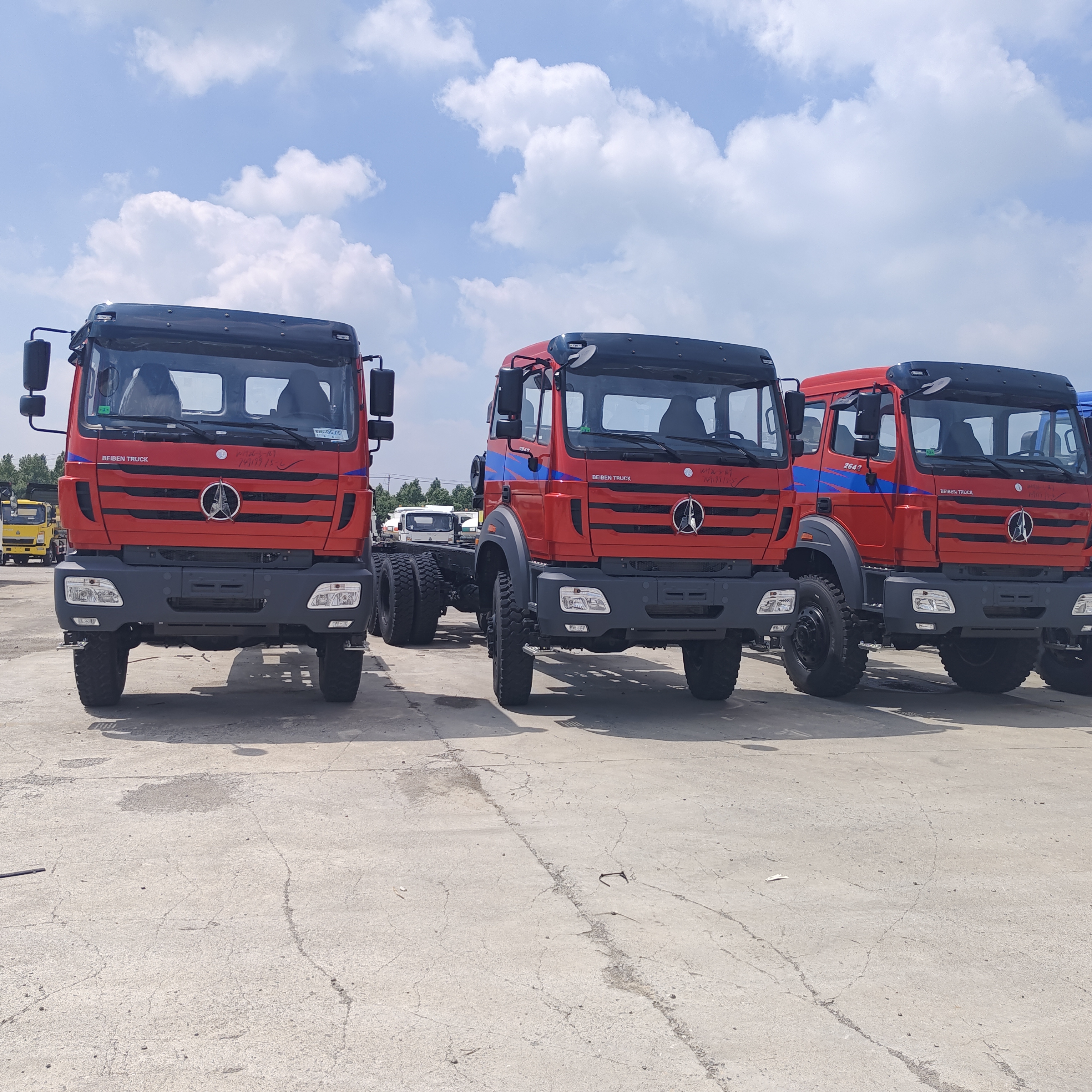 BEIBEN 2642 6×4 Heavy Duty Dump Truck with 420HP WEICHAI Engine and 25-35 Tons Payload for Mining and Construction