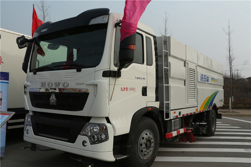 ZZ1187K501GE HOWO Road Sweeper Vehicle Sweeper Truck With High Pressure Water Pump