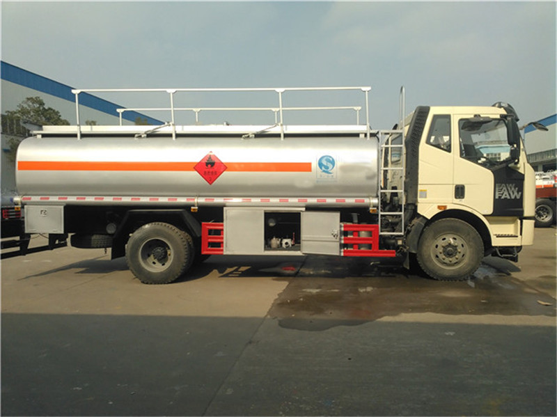 CA1115P 15000 Liters Diesel Tanker Truck With Electrically Hydraulic System