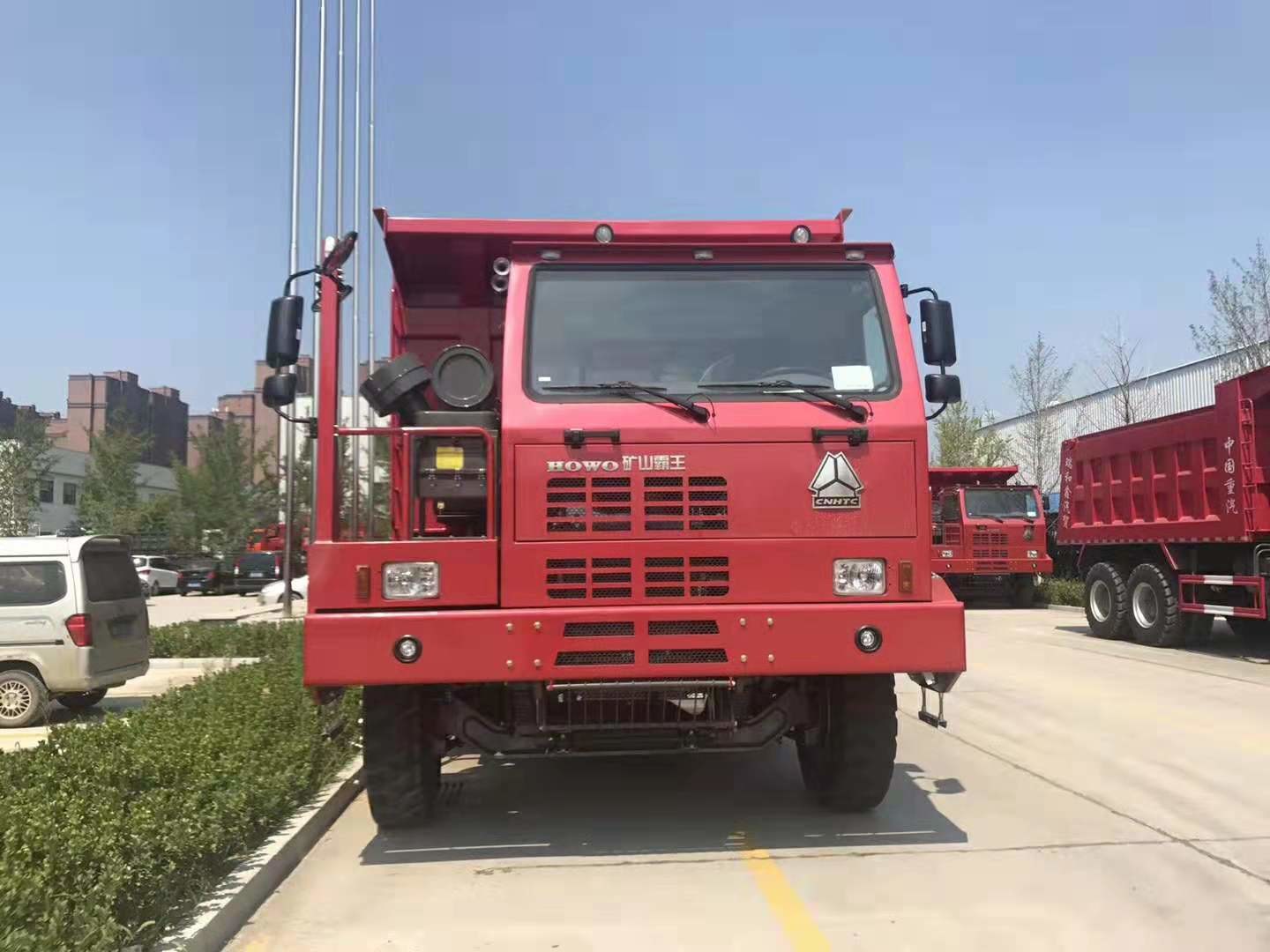 Red Color Heavy Mining Dump Truck 6*4 / Manual Transmission Type 30 Tons Tipper Truck