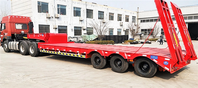 Steel Material 60T -70T Heavy Duty Semi Trailers Low Bed 3 Axles 12R22.5 / 12R20 Tire