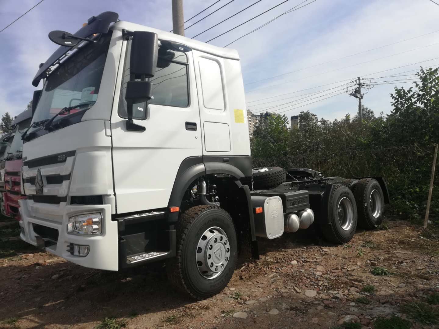 ZZ4257N3241W Howo 6x4 Tractor Truck With ZF8118 Steering  And 9 Tons Front Axle