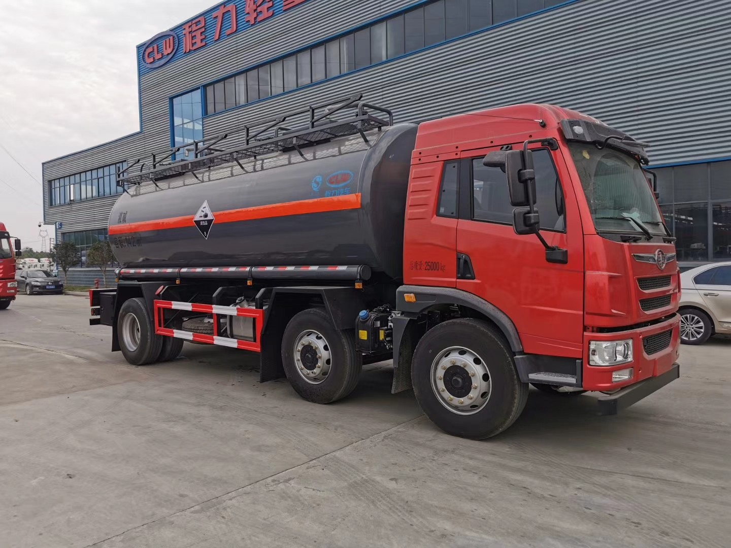 FAW 10 Wheels Hazardous Chemical Tanker Truck With CA1250PK2L5T3BE5A80 Chassis