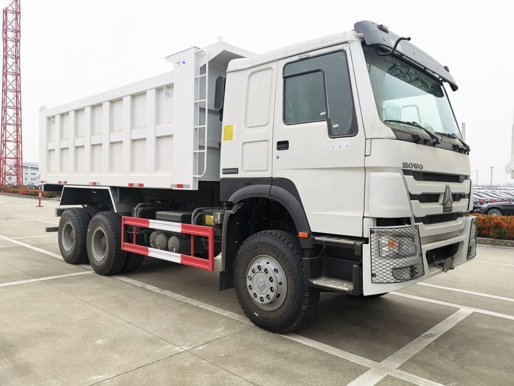 ZZ3257N3647A SINOTRUK 371HP Heavy Duty Dump Truck With ZF8118 Steering Euro 2