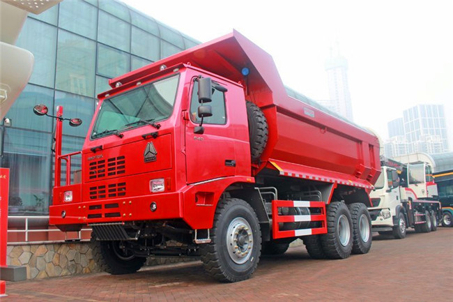 Heavy - Duty Sinotruk Howo Load Dump Truck 6*4 / 30 Tons Tipper Truck