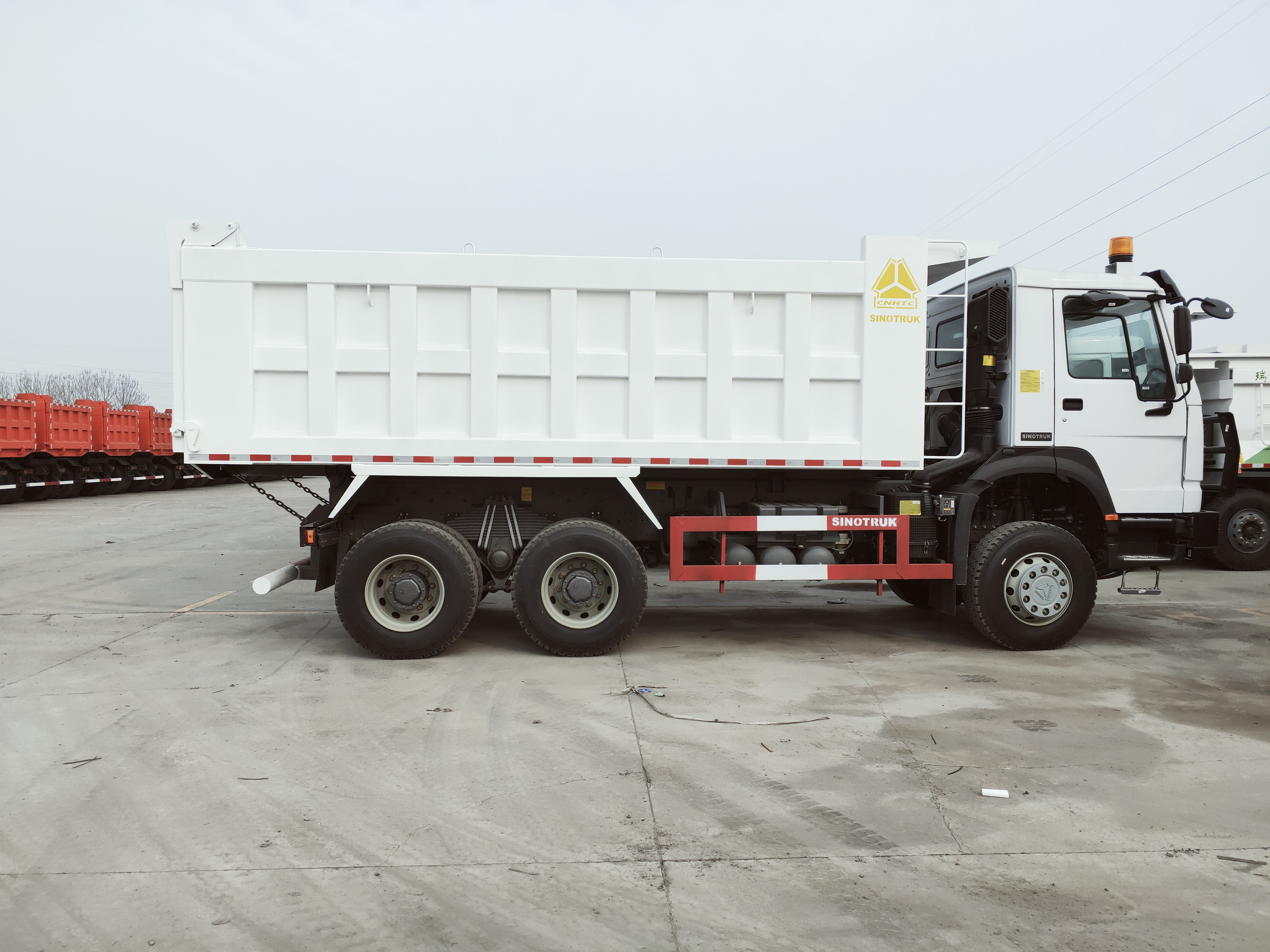 ZZ3257N3847A Heavy Duty Dump Truck With WD615.47 Engine 300 Liter Fuel Tank